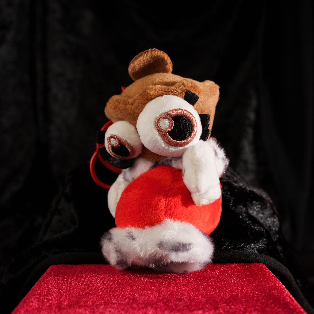 Kinger & Queenie Magnetic Plush Keychains