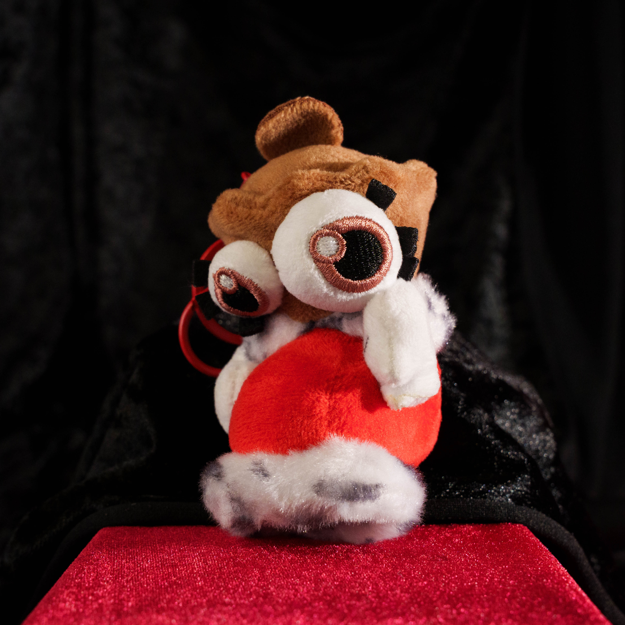 Kinger & Queenie Magnetic Plush Keychains